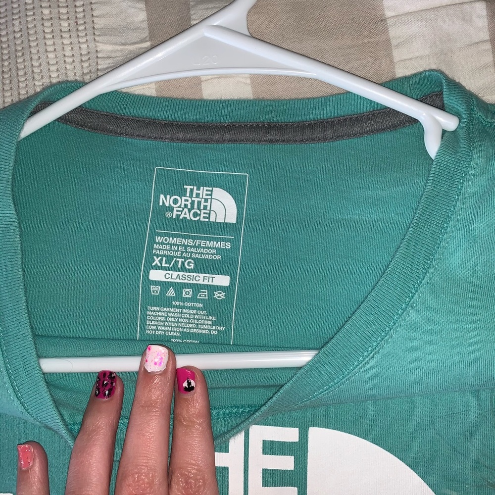 North Face t-shirt - Picture 2 of 2
